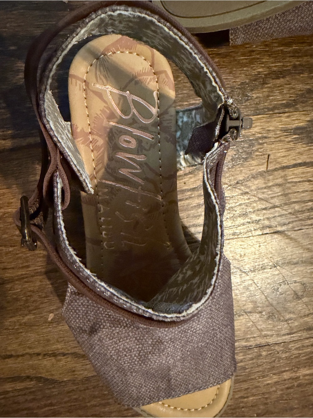 2 PAIRS - women’s size 8.5 BLOWFISH.  Open-Toe Slingback Sandals - Black & Brown - Picture 6 of 8